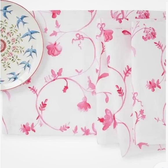 Hill House Rose Botanical tablecloth Round 70” NWT - Picture 2 of 8